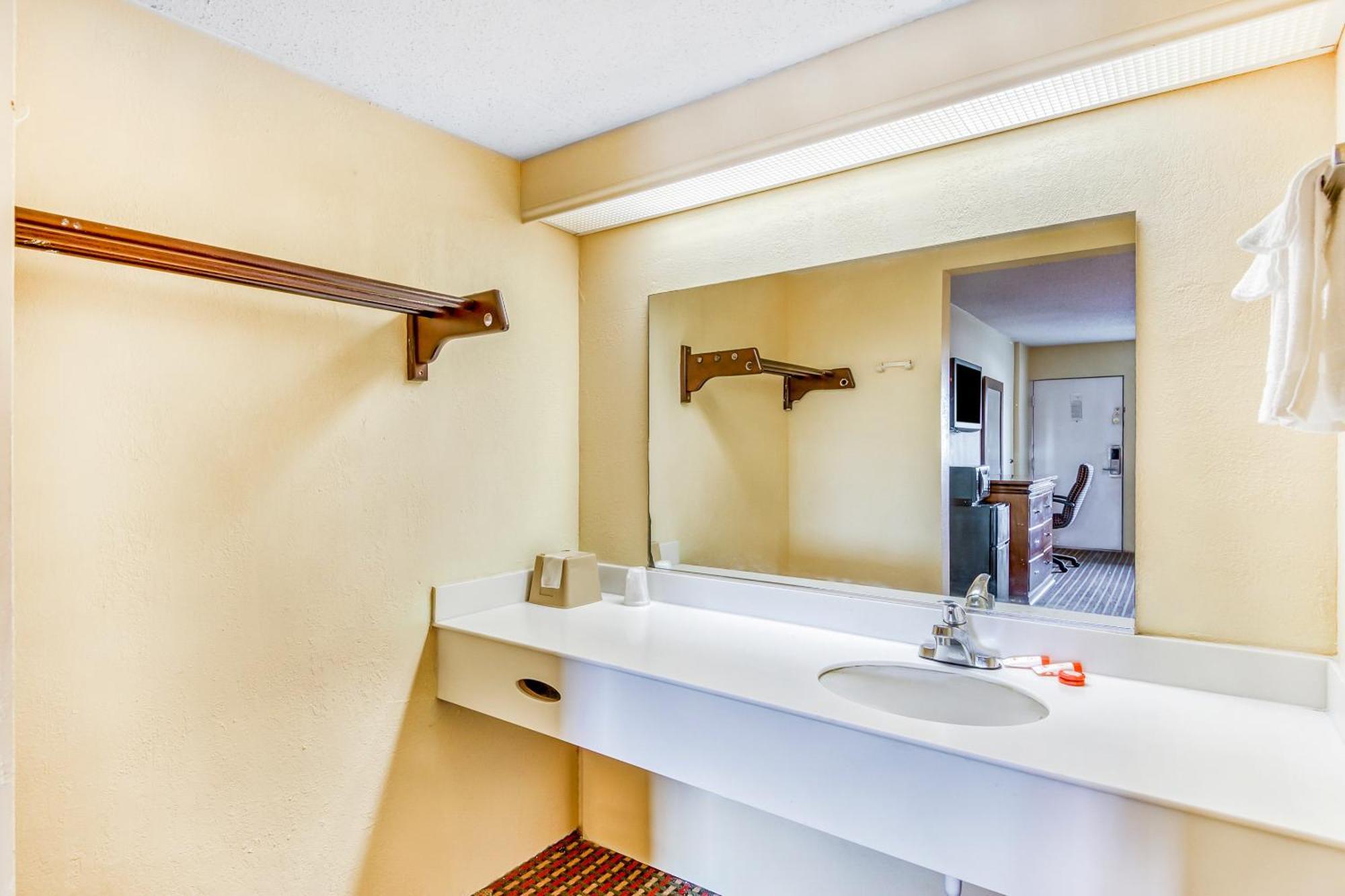 Oyo Hotel Jackson Fairgrounds I-55 المظهر الخارجي الصورة