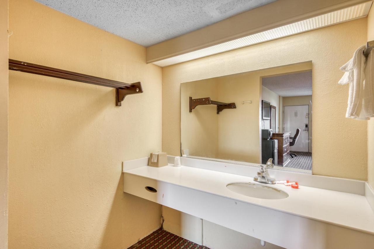 Oyo Hotel Jackson Fairgrounds I-55 المظهر الخارجي الصورة