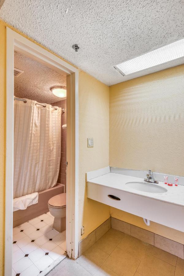 Oyo Hotel Jackson Fairgrounds I-55 المظهر الخارجي الصورة