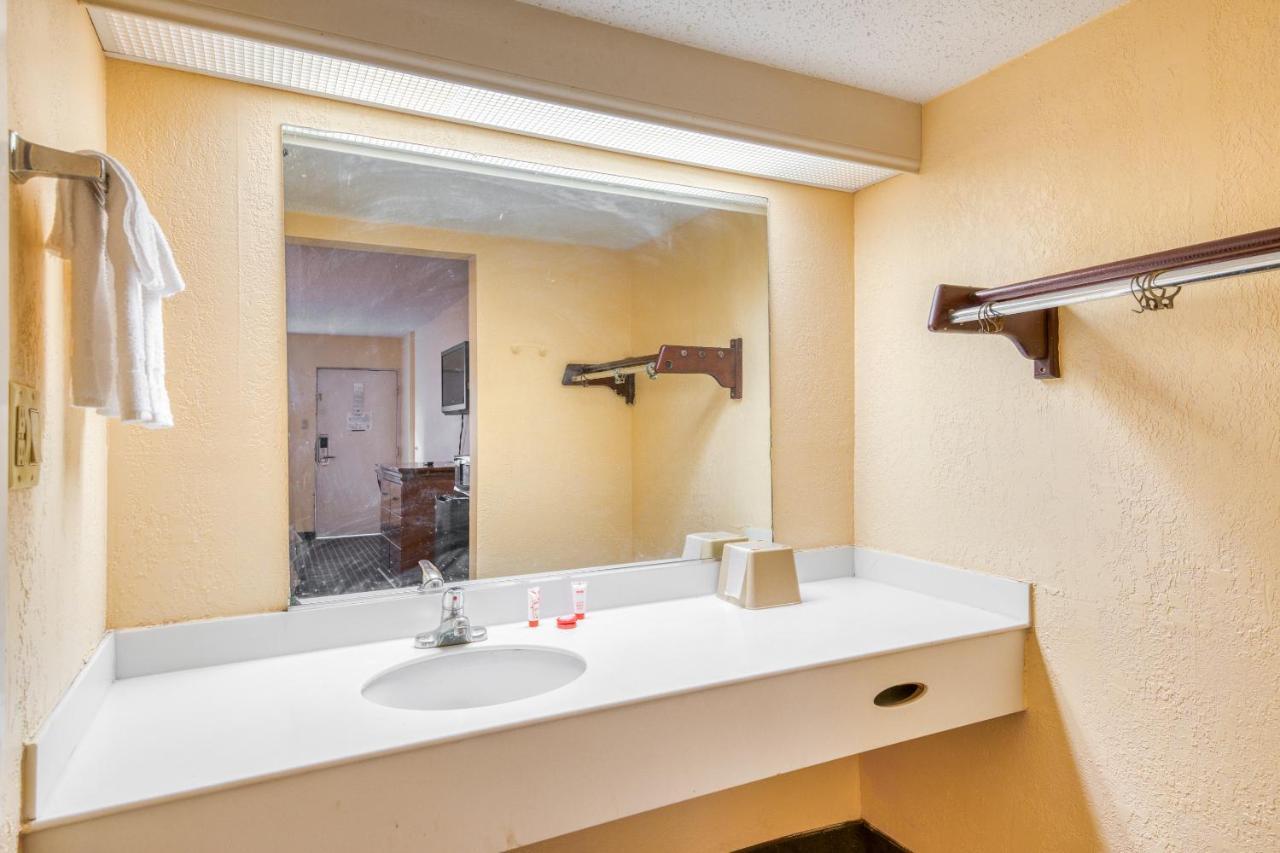 Oyo Hotel Jackson Fairgrounds I-55 المظهر الخارجي الصورة